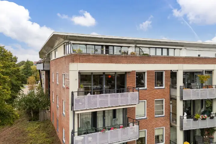 Appartement te koop: Dubčeksingel 142, De Singels Ede