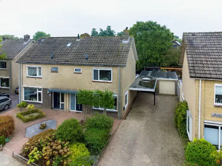 Twee-onder-één-kap te koop: Duifhuis 28, Paasbos-oost Nijkerk