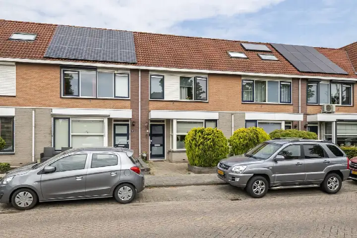 Tussenwoning te koop: Duifkruid 11, Passewaaij-Zuid-West Tiel
