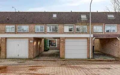 Tussenwoning te koop: Duivenhof 30, Hoogerheide Made