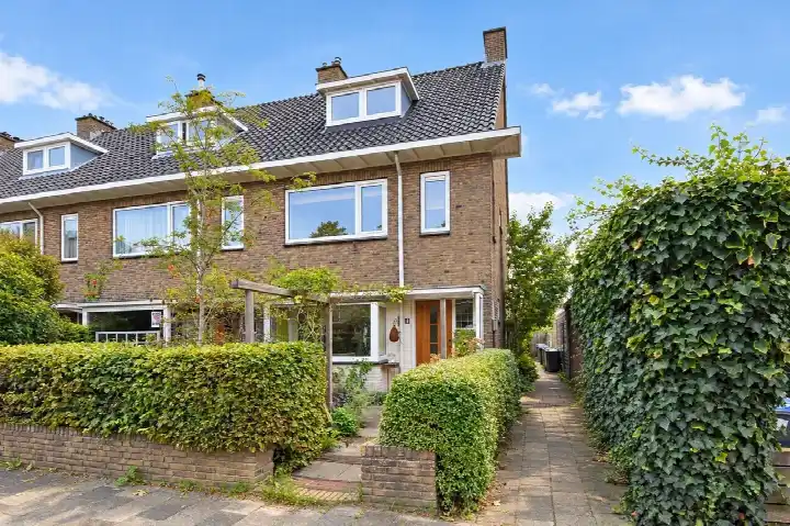 Hoekwoning te koop: Duivesteijnstraat 4, Damsigt Voorburg