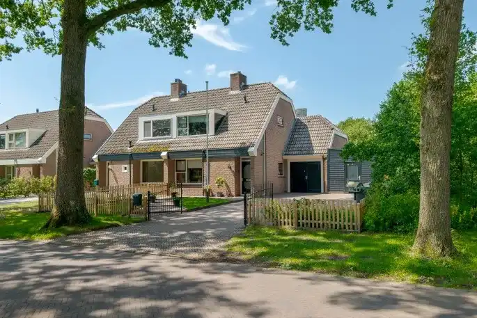 Corner house for sale: Dwarsdrift 7, Diever Diever