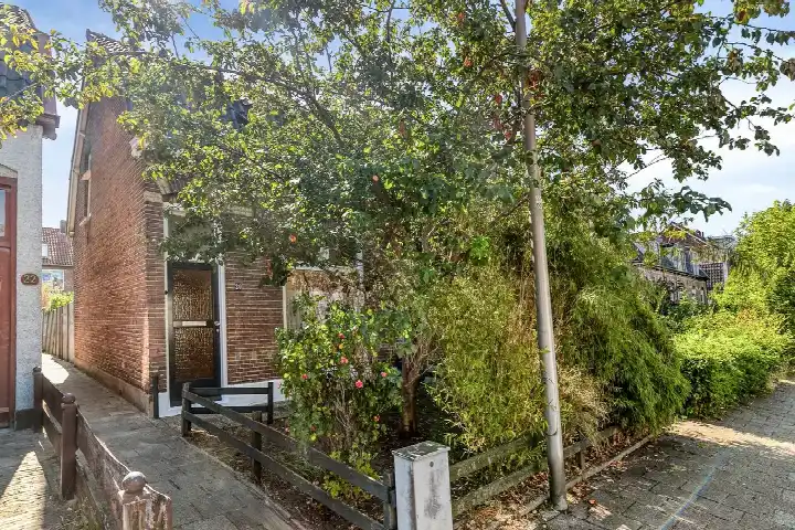 Hoekwoning te koop: Dwarsweg 20, Centrumschil-Noord Zeist