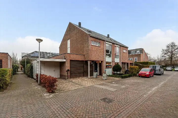 Twee-onder-één-kap te koop: Dwergbieslaan 7, Vleuterweide-West Vleuten