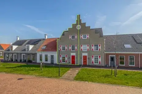 Tussenwoning te koop: Dwinger 12, Verspreide huizen Winschoten Blauwestad