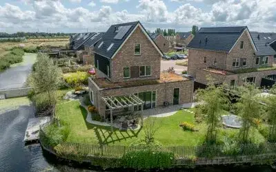Detached house for sale: E. Hamburgerstraat 21, Heinenoord Woonkern Heinenoord