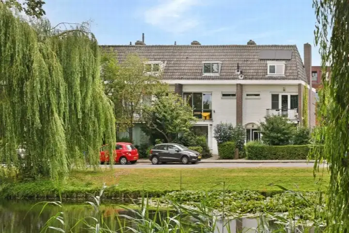 Terraced house for sale: Edelweisslaan 16, Schiebroek Rotterdam