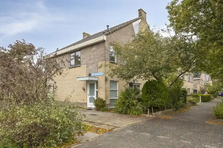 Hoekwoning te koop: Eduard van Beinumstraat 21, Muziekwijk N.-West Almere