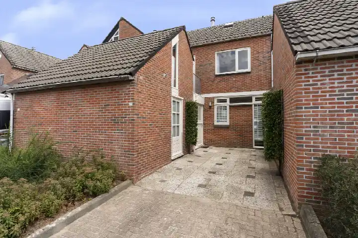 Tussenwoning te koop: Eekmolen 26, Tinga Sneek