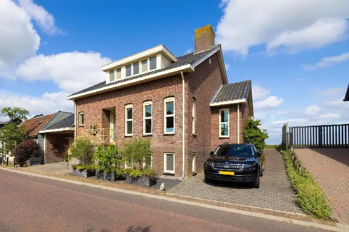 Detached house for sale: Eemdijk 102, Eemdijk Eemdijk