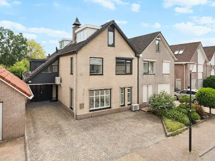 Corner house for sale: Eemlandia 35, Bunschoten Bunschoten-Spakenburg