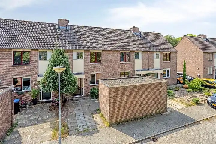 Tussenwoning te koop: Eendrachtspolder 28, Maasstroom 'S-Hertogenbosch