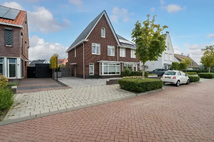 Twee-onder-één-kap te koop: Eendrachtsweg 91, Mortiere III Middelburg