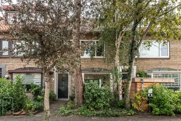 Tussenwoning te koop: Eenhoornstraat 12, Sterrenbuurt Haarlem
