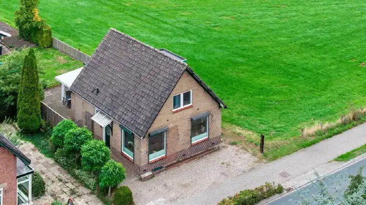 Vrijstaande woning te koop: Eerbeekseweg 115, Loenen Loenen