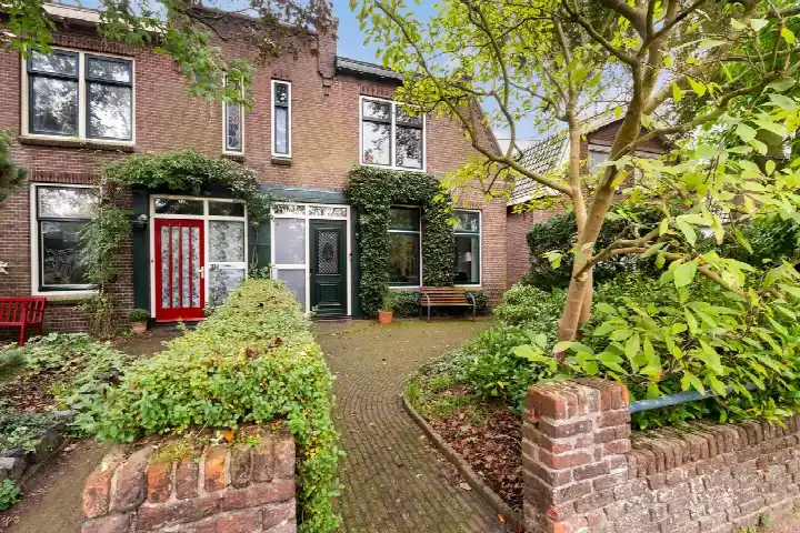 Twee-onder-één-kap te koop: Eerste Stationsstraat 114, Schildersbuurt Zoetermeer