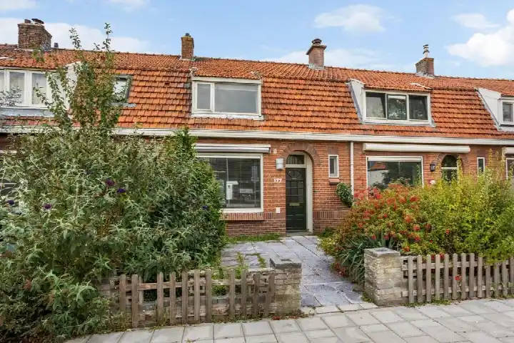 Tussenwoning te koop: Eerste Stationsstraat 177, Dichtersbuurt Zoetermeer