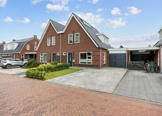 Tussenwoning te koop: Egmondlaan 6, Grootegast Grootegast