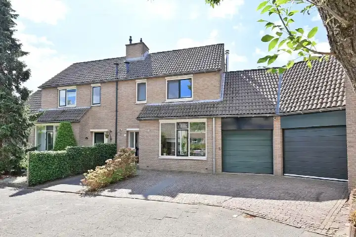 Tussenwoning te koop: Eierlanden 3, Bovenmaat Noord Huizen