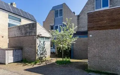 Corner house for sale: Eikenduinen 9, Koningshof Pijnacker