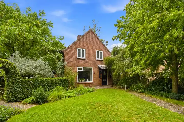 Vrijstaande woning te koop: Eikenlaan 21, Langenboom buitengebied Langenboom