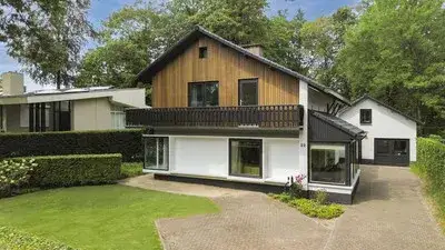 Vrijstaande woning te koop: Eikenlaan 22, Villapark Vught
