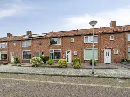Tussenwoning te koop: Eikenlaan 23, Winschoten-Bomenbuurt Winschoten