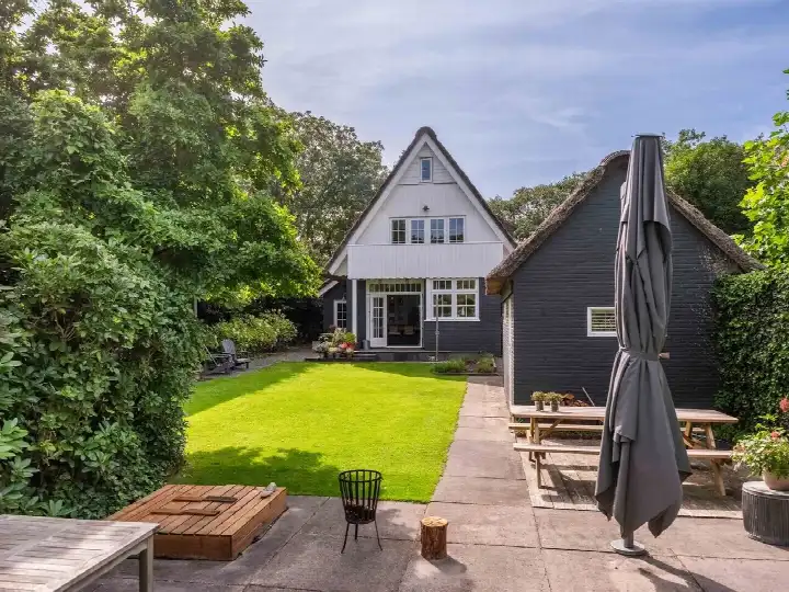 Vrijstaande woning te koop: Eikenlaan 24, Boschrand Bergen (Nh)