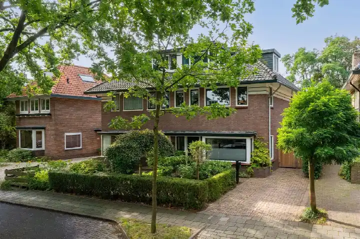 Twee-onder-één-kap te koop: Eikenlaan 27, Lyceumkwartier Zeist