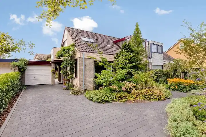 Tussenwoning te koop: Eikenlaan 55, Scherpenzeel Scherpenzeel