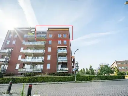 Appartement te koop: Eikenlaan 83, Starrenburg Voorschoten