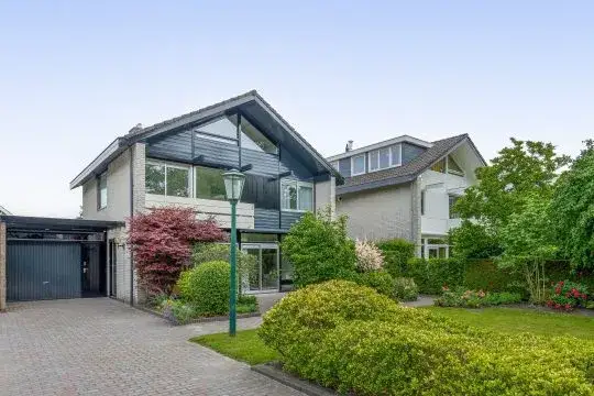 Twee-onder-één-kap te koop: Eikesingel 16, De Singels zuid Drachten