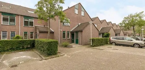 Tussenwoning te huur: Eisensteinstrook 14, De Leyens Zoetermeer