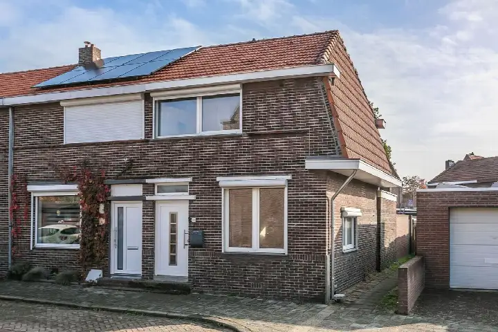 Corner house for sale: Elandstraat 4, Heksenberg Heerlen
