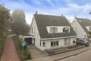 Hoekwoning te koop: Elise van Calcarstraat 15, Kesteren Breda