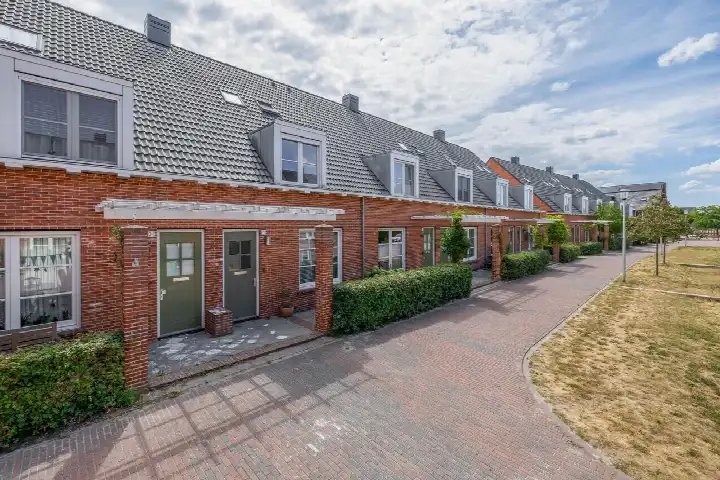 Terraced house for sale: Ellen Vogelstraat 22, Toneelbuurt Berkel En Rodenrijs