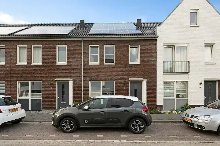 Terraced house for rent: Ellingtonlaan 11, Quirijnstok Zuid-West Tilburg