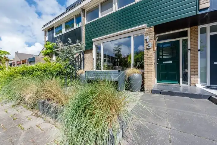 Tussenwoning te koop: Elsa Brändströmstraat 13, Erasmusbuurt Haarlem