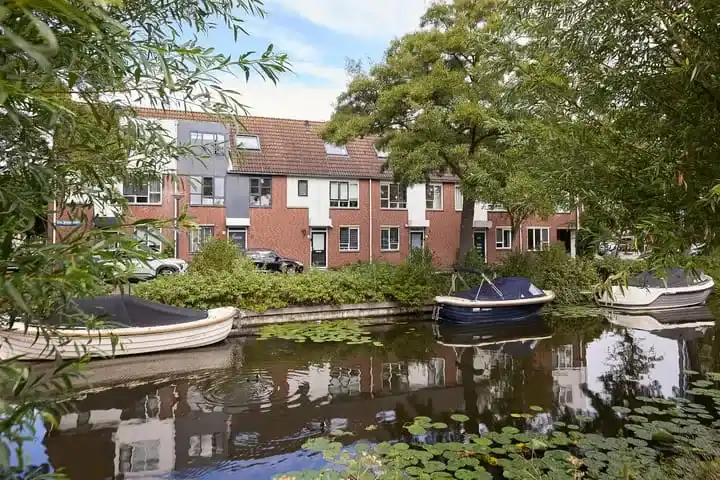 Tussenwoning te koop: Else Mauhsstraat 7, Schenkwijk Leiden