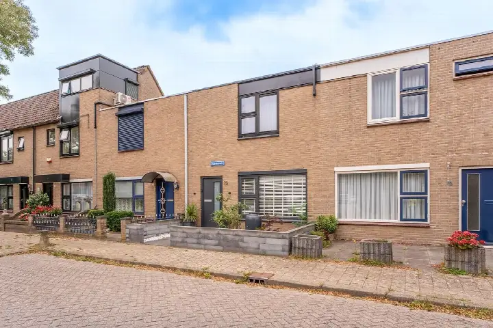 Tussenwoning te koop: Elzenbroek 73, Kesteren Breda
