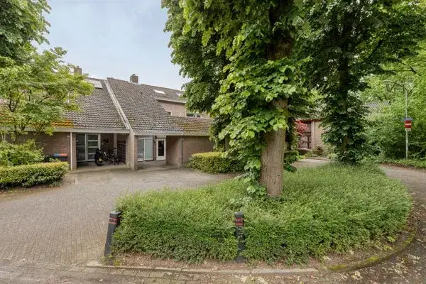Tussenwoning te koop: Elzengaard 57, Bomen Goirle