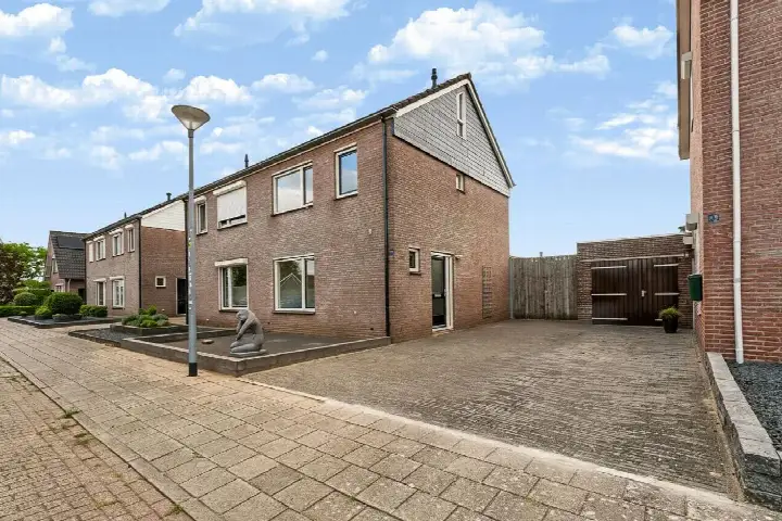 Corner house for sale: Elzenhof 63, Pannerden Pannerden