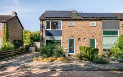Corner house for sale: Elzenstraat 25, Bollebieste Zwolle