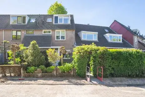 Terraced house for sale: Elzenzoom 14, Zuiddonk Papendrecht