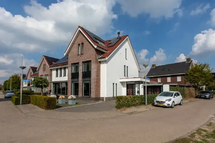 Hoekwoning te koop: Emeraldpad 60, Broekland Rosmalen
