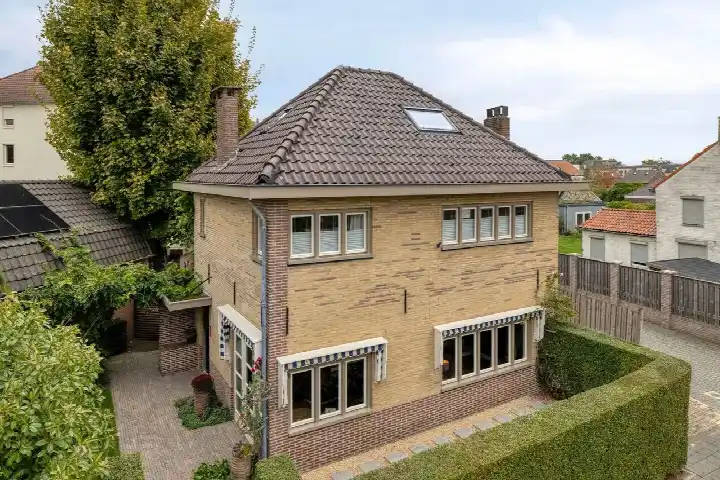 Detached house for sale: Emmastraat 1, Aalst Waalre