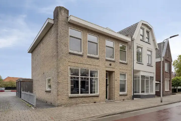 Twee-onder-één-kap te koop: Emmastraat 136, Horstlanden-Stadsweide Enschede