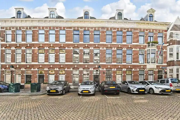 Terraced house for sale: Emmastraat 1C, Bezuidenhout-Midden 'S-Gravenhage