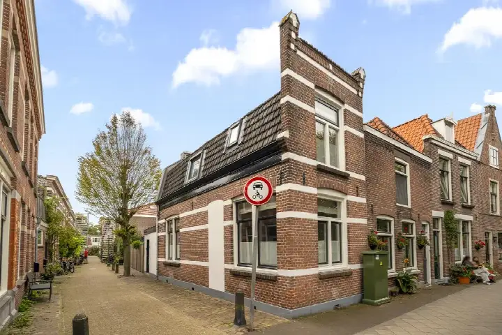 Hoekwoning te koop: Emmastraat 2, Weesp Centrum Weesp