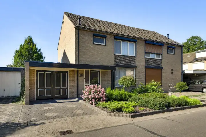 Tussenwoning te koop: Emmastraat 20, Budschop Nederweert